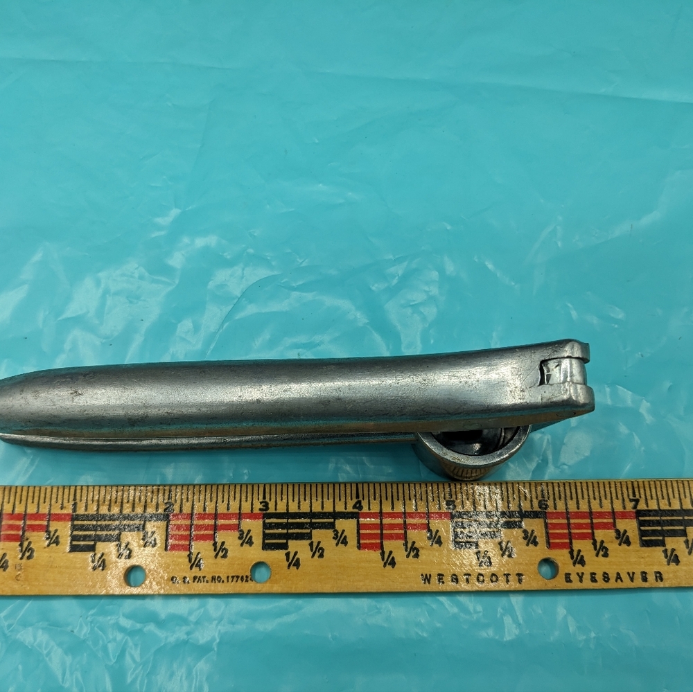 Vintage Garlic Press Handheld Garlic Juicer Vintage Kitchen Gadget Japan - Picture 9 of 10